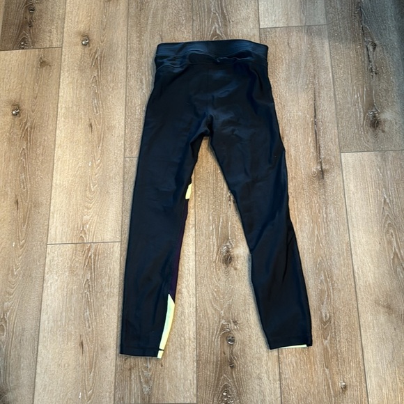 Under Armour compression workout leggings - Picture 4 of 4